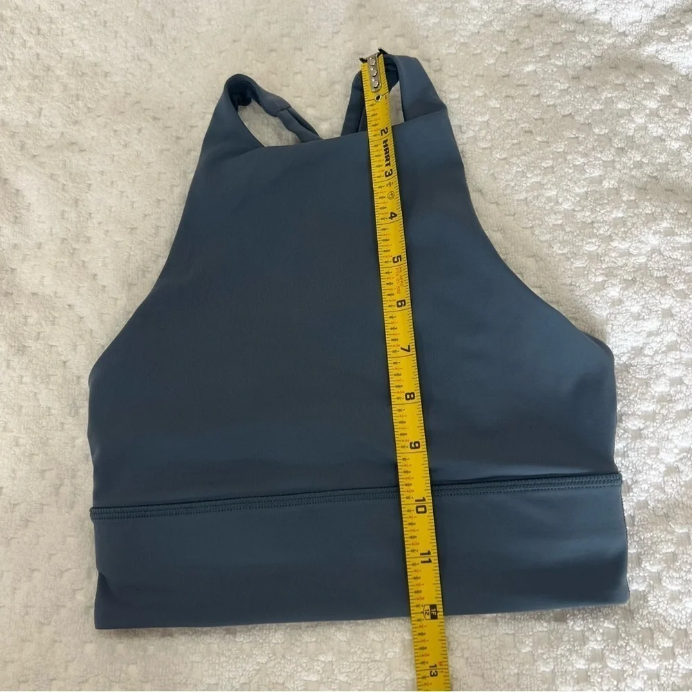! Lululemon Women's  Crop-top